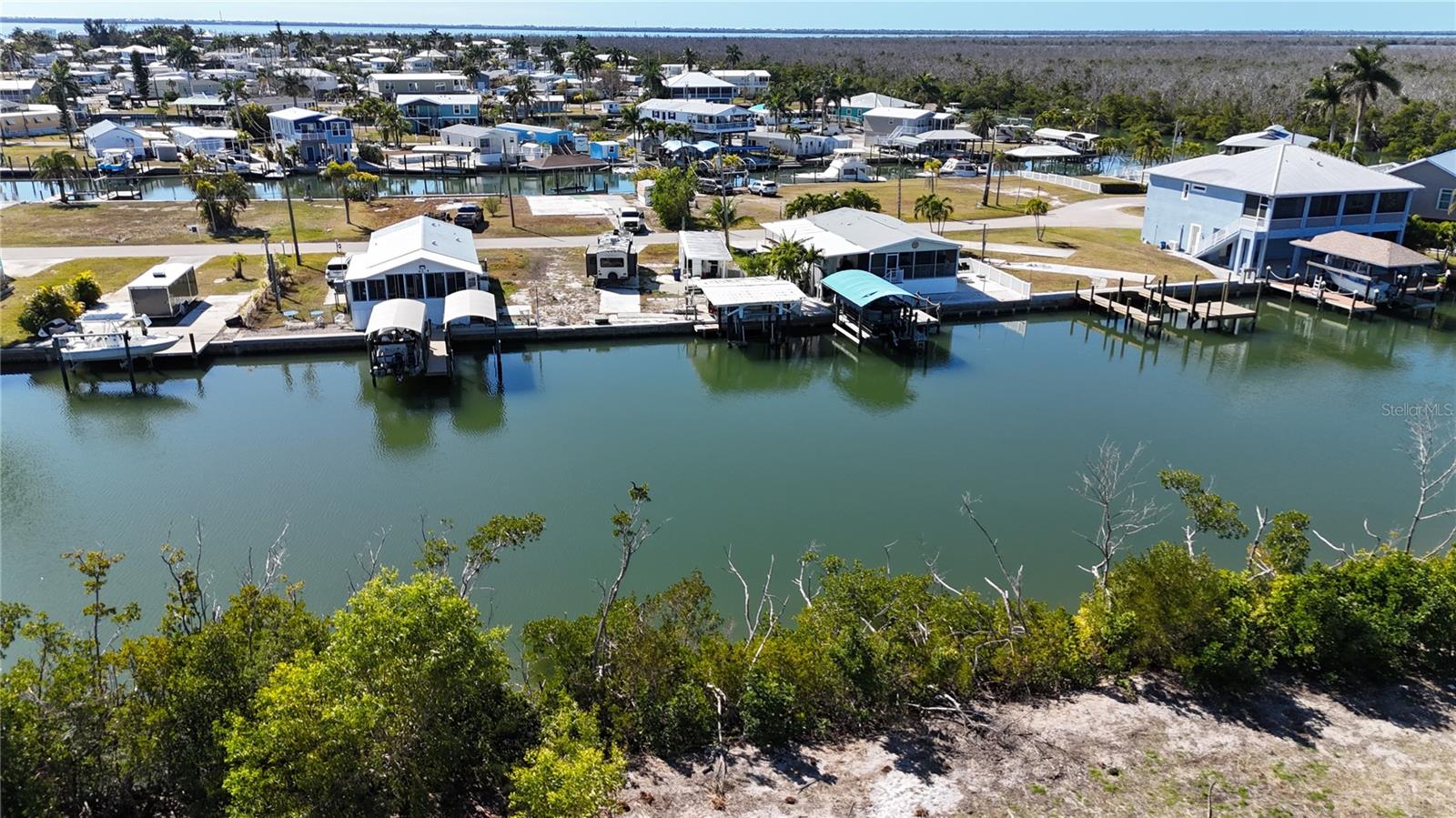 Listing photo id 22 for 3900 Royal Palm Drive