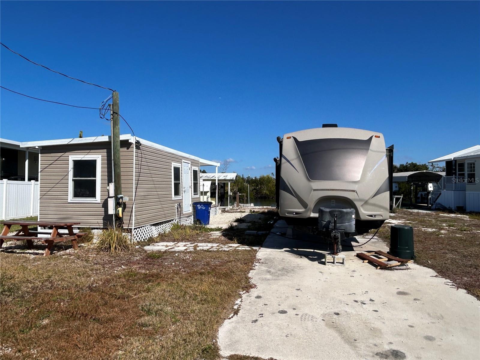 Listing photo id 28 for 3900 Royal Palm Drive