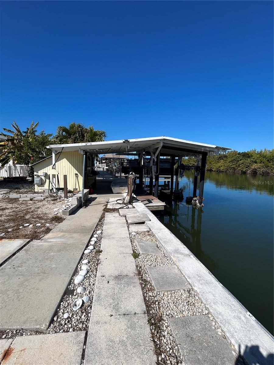 Listing photo id 5 for 3900 Royal Palm Drive