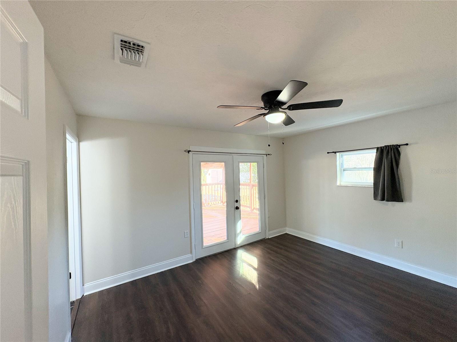 Image 18 of 67 For 895 80th Avenue