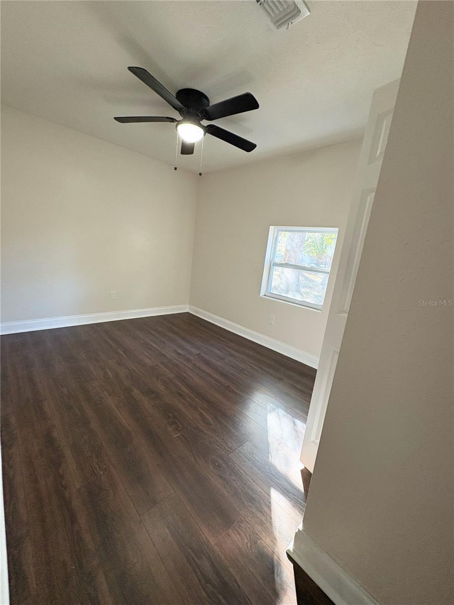 Image 20 of 67 For 895 80th Avenue