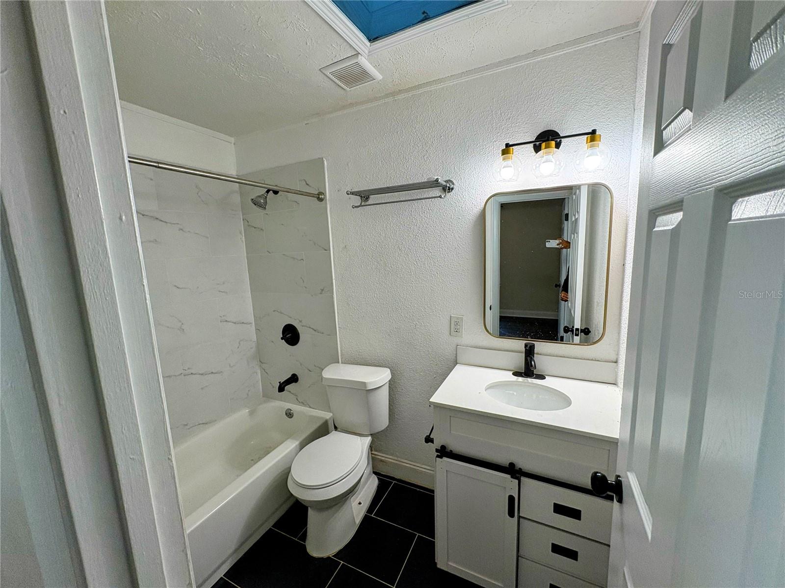 Image 23 of 67 For 895 80th Avenue