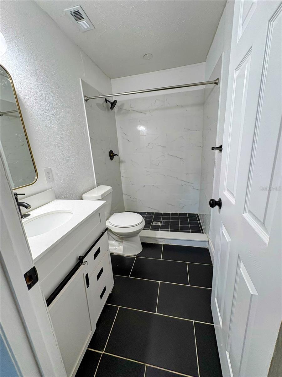 Image 24 of 67 For 895 80th Avenue