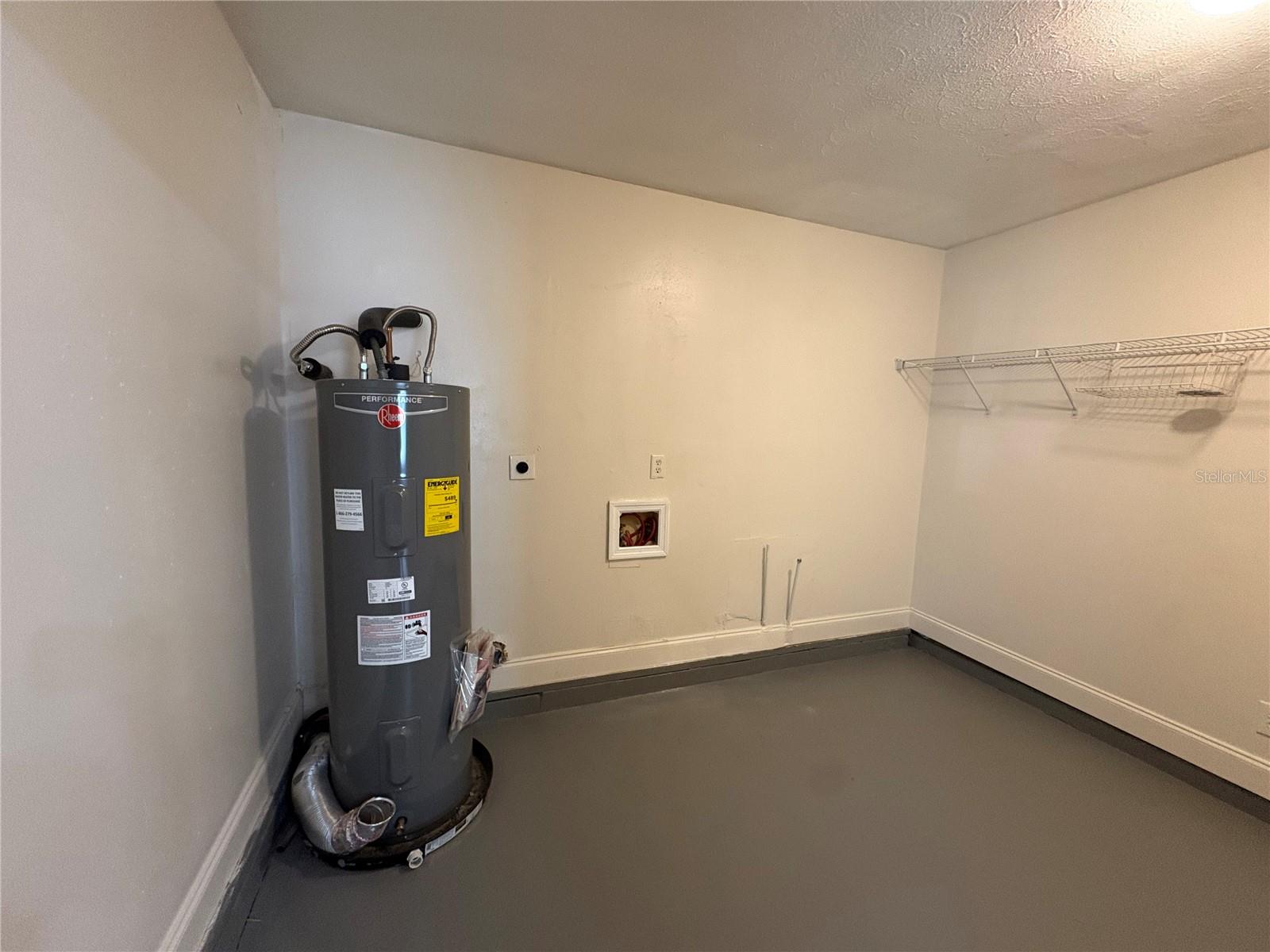 Image 27 of 67 For 895 80th Avenue