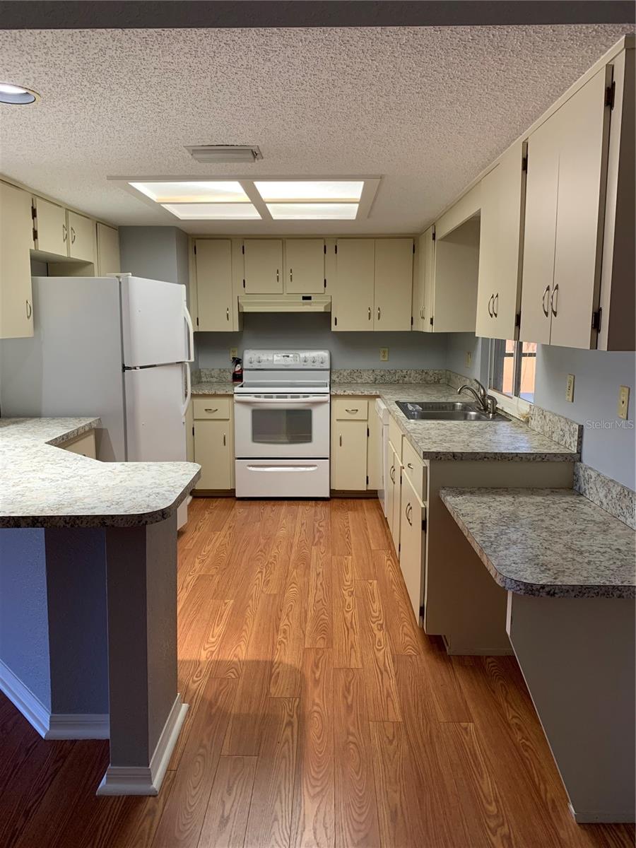 Image 5 of 20 For 10881 81st Avenue Road