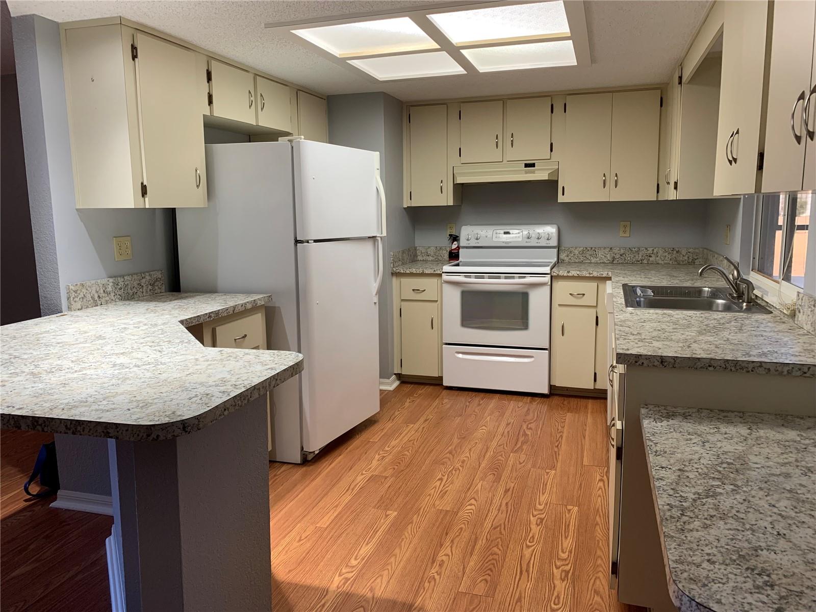 Image 6 of 20 For 10881 81st Avenue Road