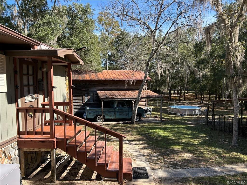 Listing photo id 8 for 4830 Western Drive