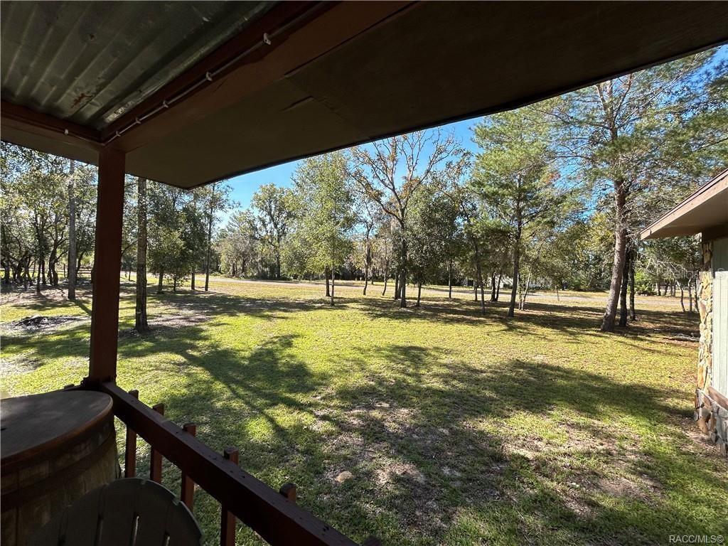 Listing photo id 10 for 4830 Western Drive