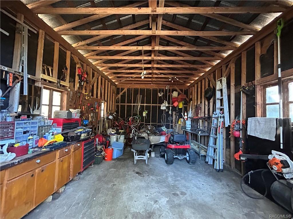 Listing photo id 29 for 4830 Western Drive