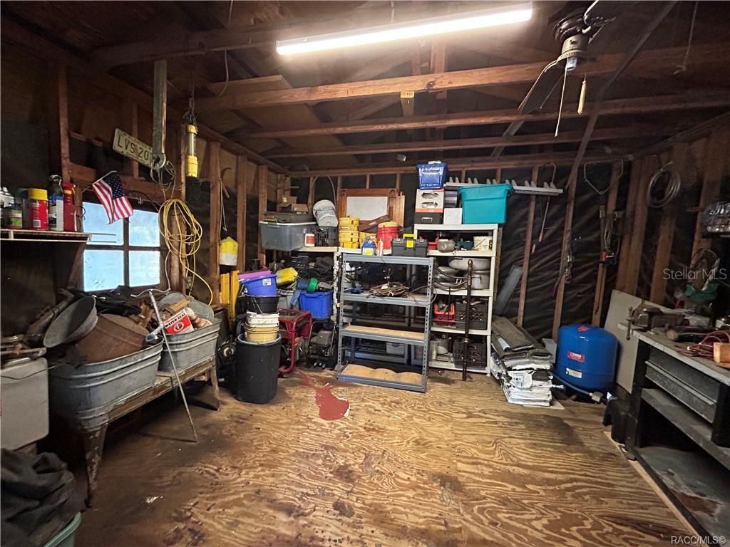 Listing photo id 30 for 4830 Western Drive