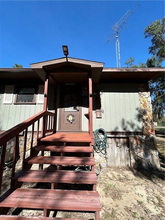 Listing photo id 3 for 4830 Western Drive