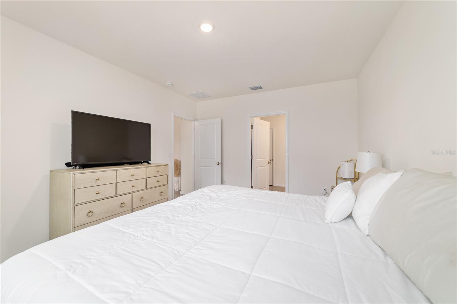 Image 33 of 57 For 227 Hickory Course