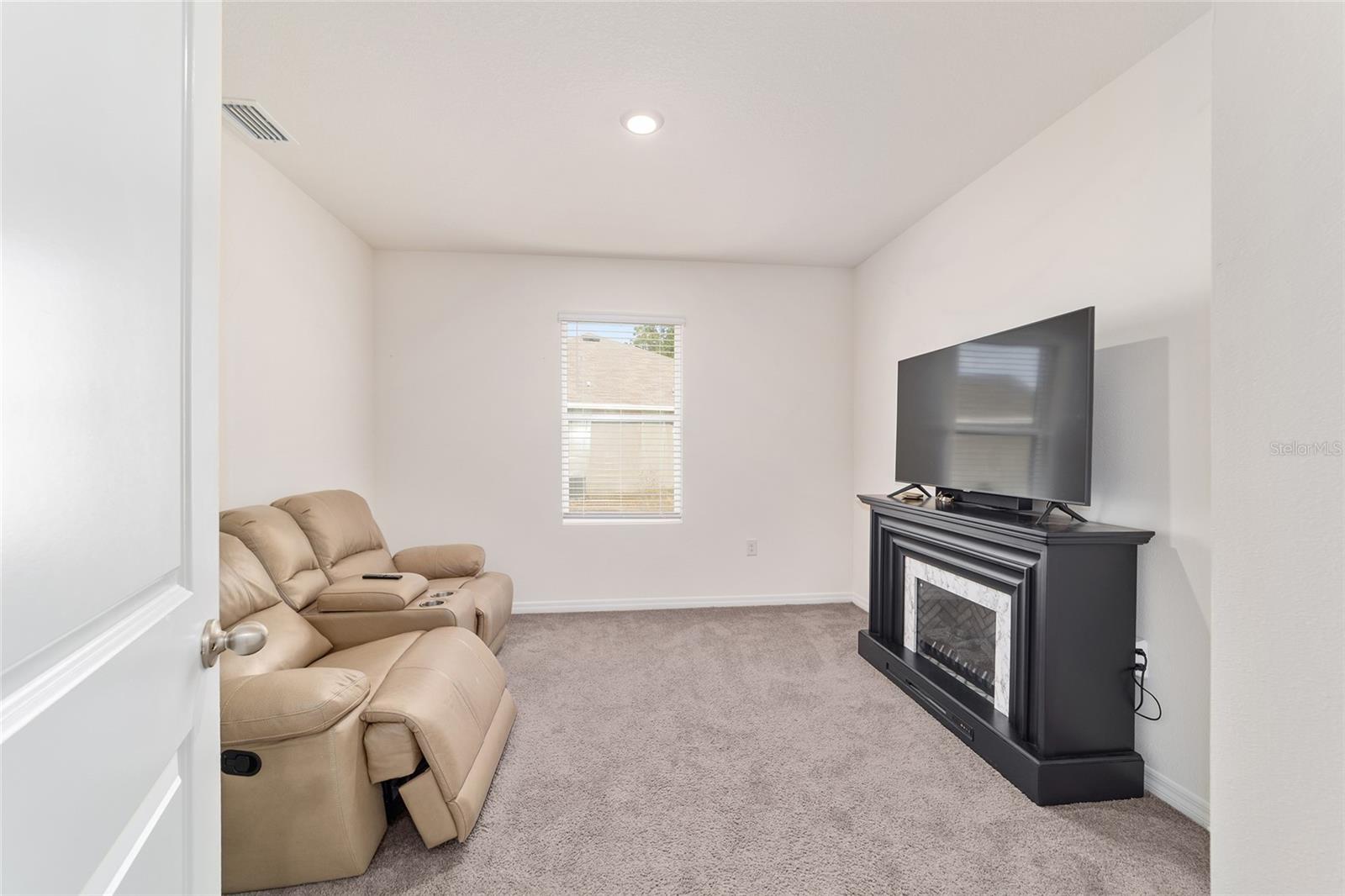 Image 43 of 57 For 227 Hickory Course