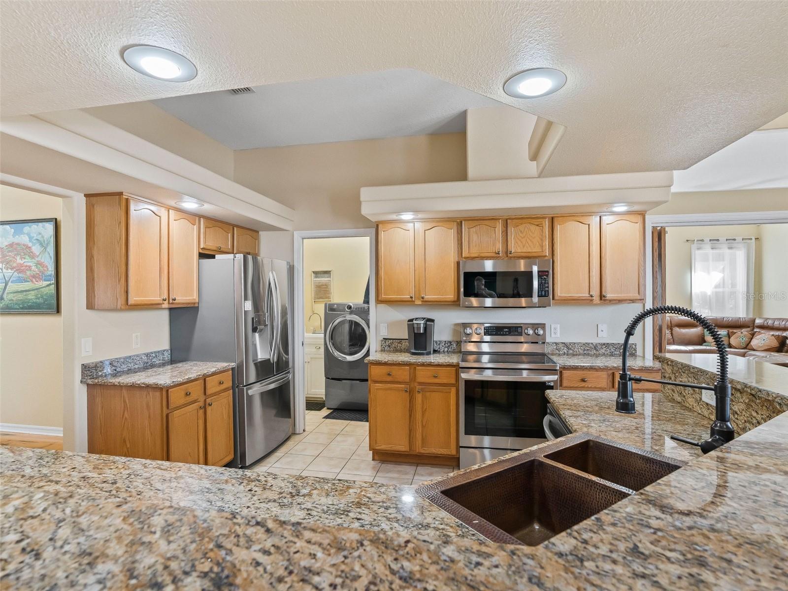 Listing photo id 10 for 11670 6th Street