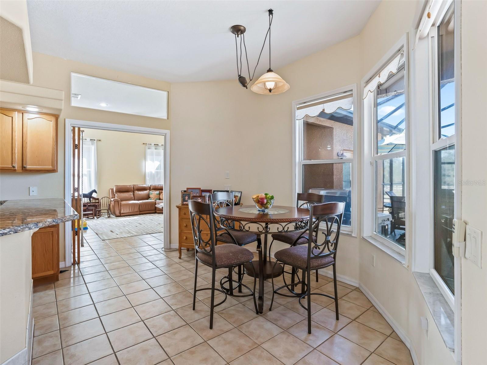 Listing photo id 11 for 11670 6th Street