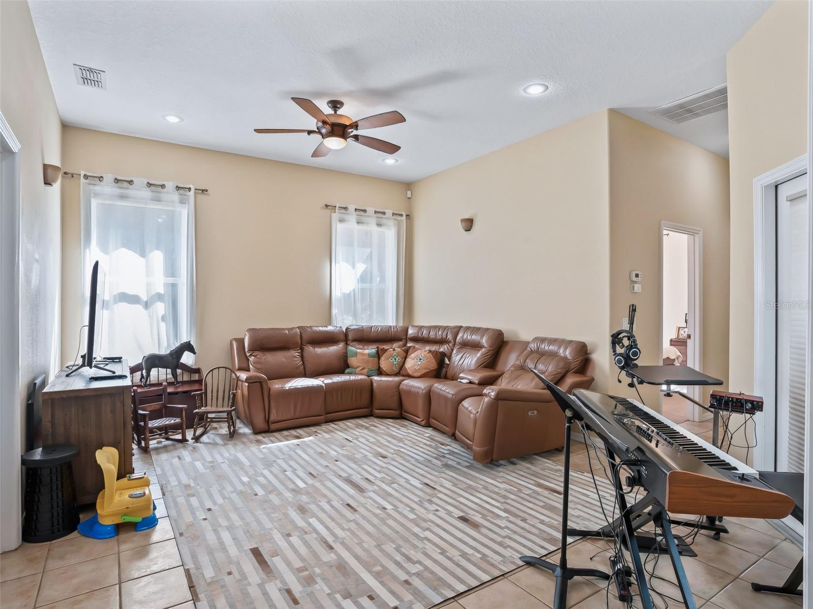 Listing photo id 22 for 11670 6th Street