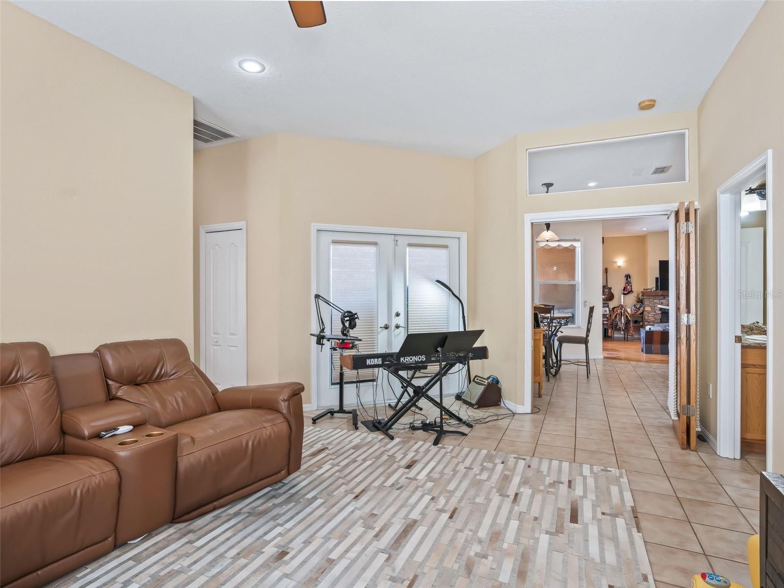 Listing photo id 23 for 11670 6th Street