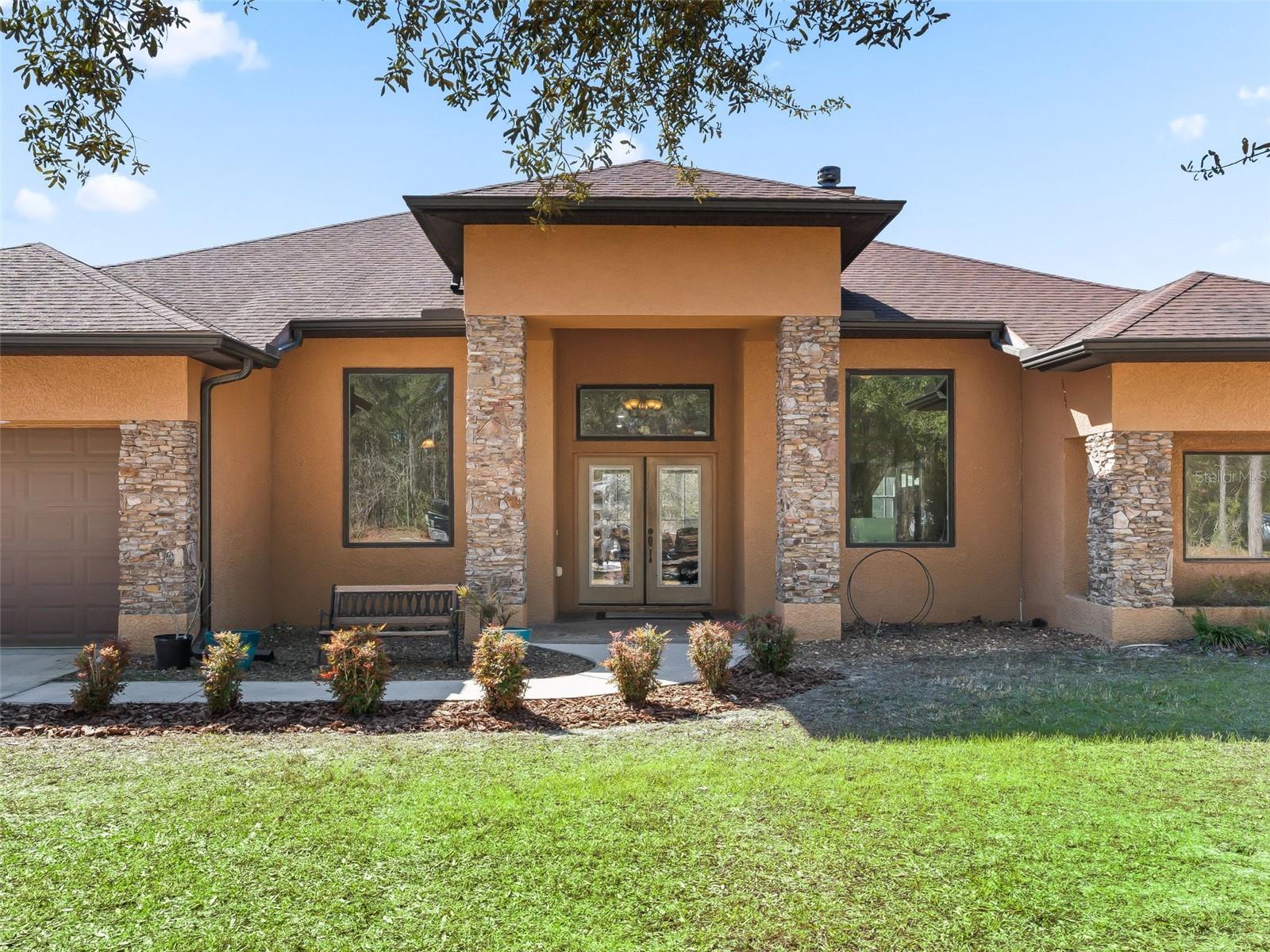 Listing photo id 1 for 11670 6th Street