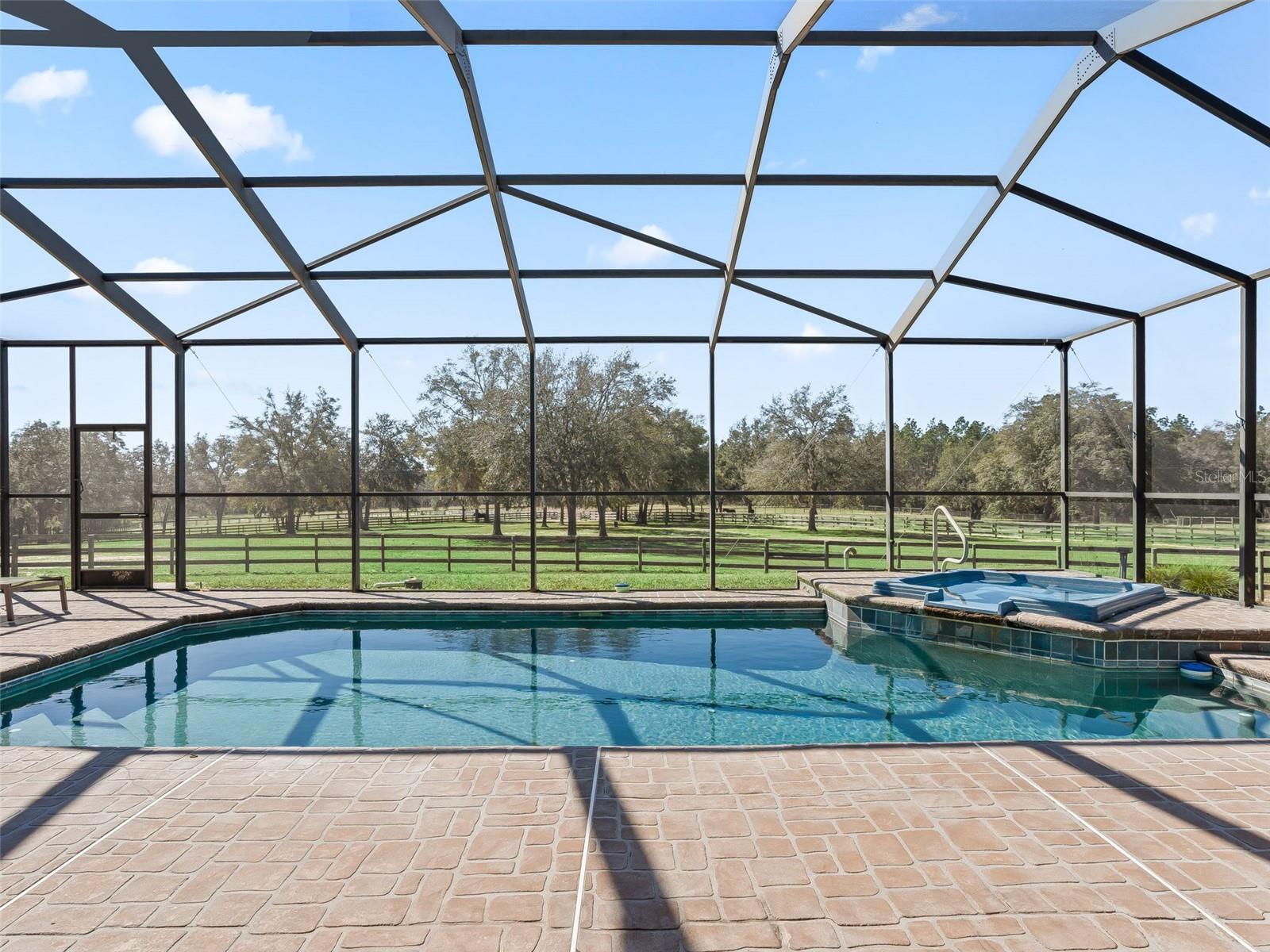 Listing photo id 35 for 11670 6th Street