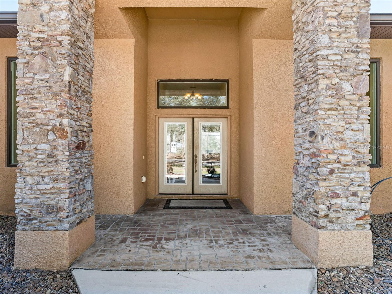 Listing photo id 2 for 11670 6th Street