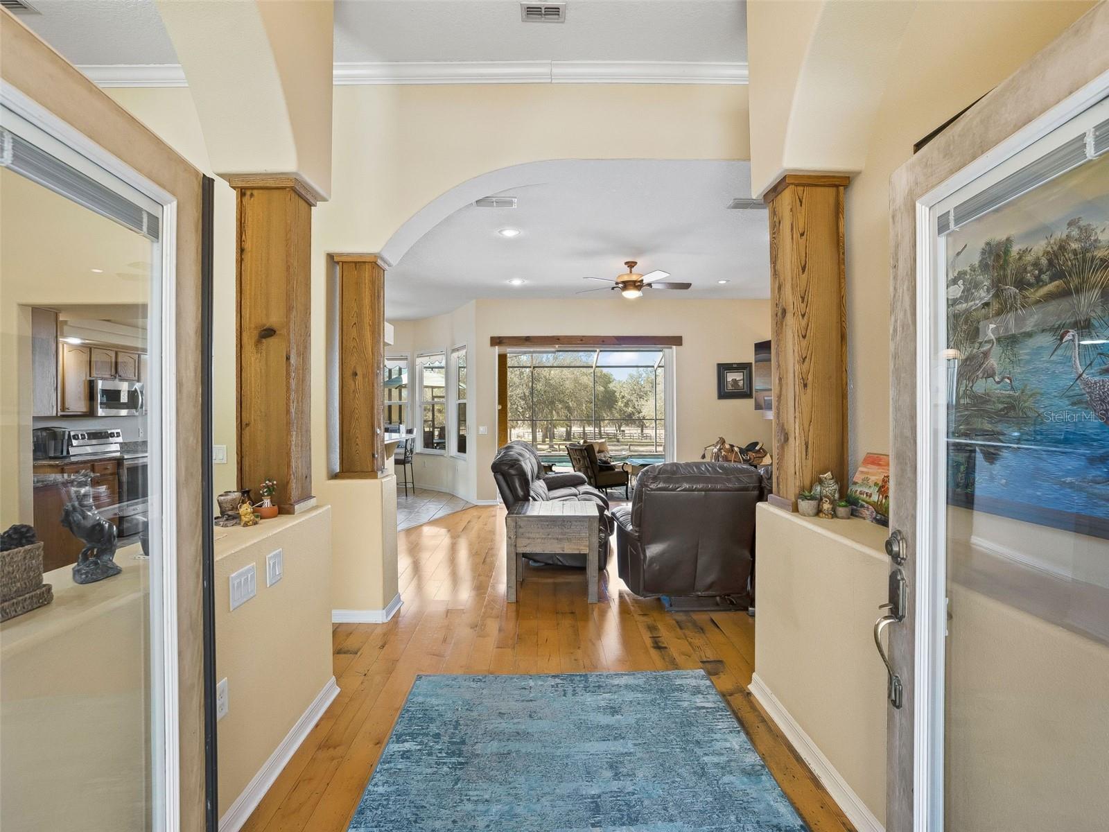 Listing photo id 3 for 11670 6th Street