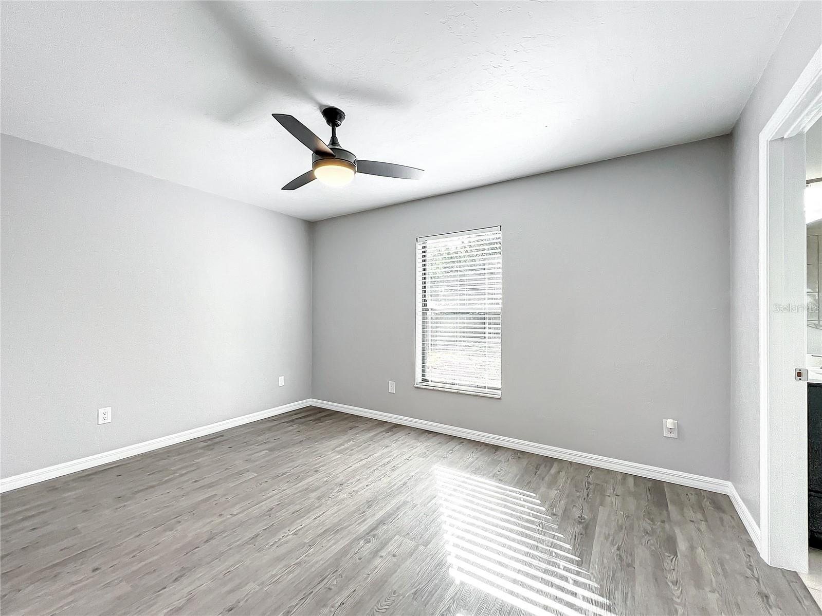 Image 23 of 40 For 11520 129th Place