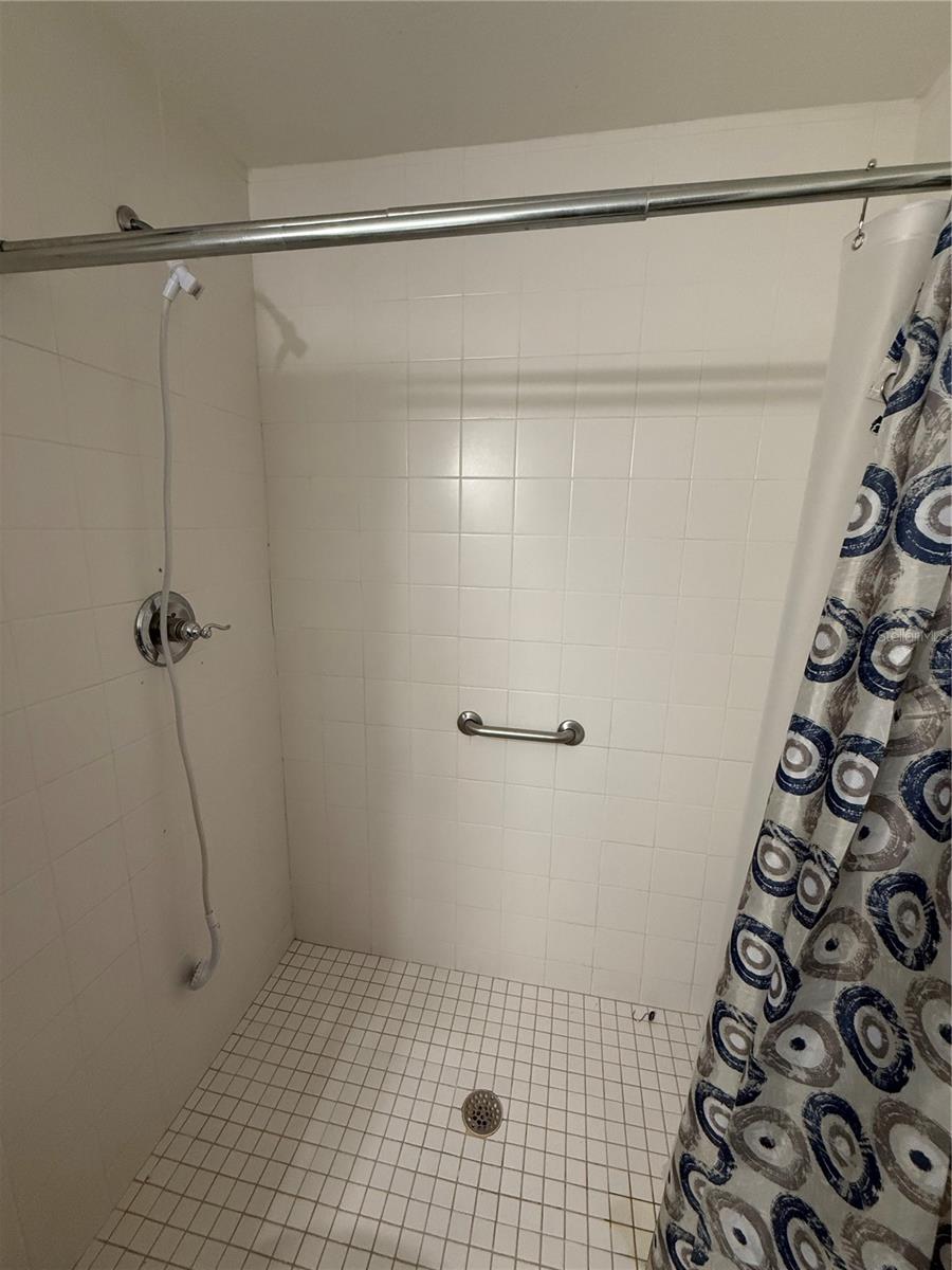 Image 11 of 20 For 61 Walnut Drive