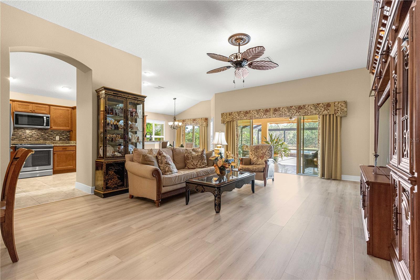 Image 15 of 91 For 4239 Deskin Lane