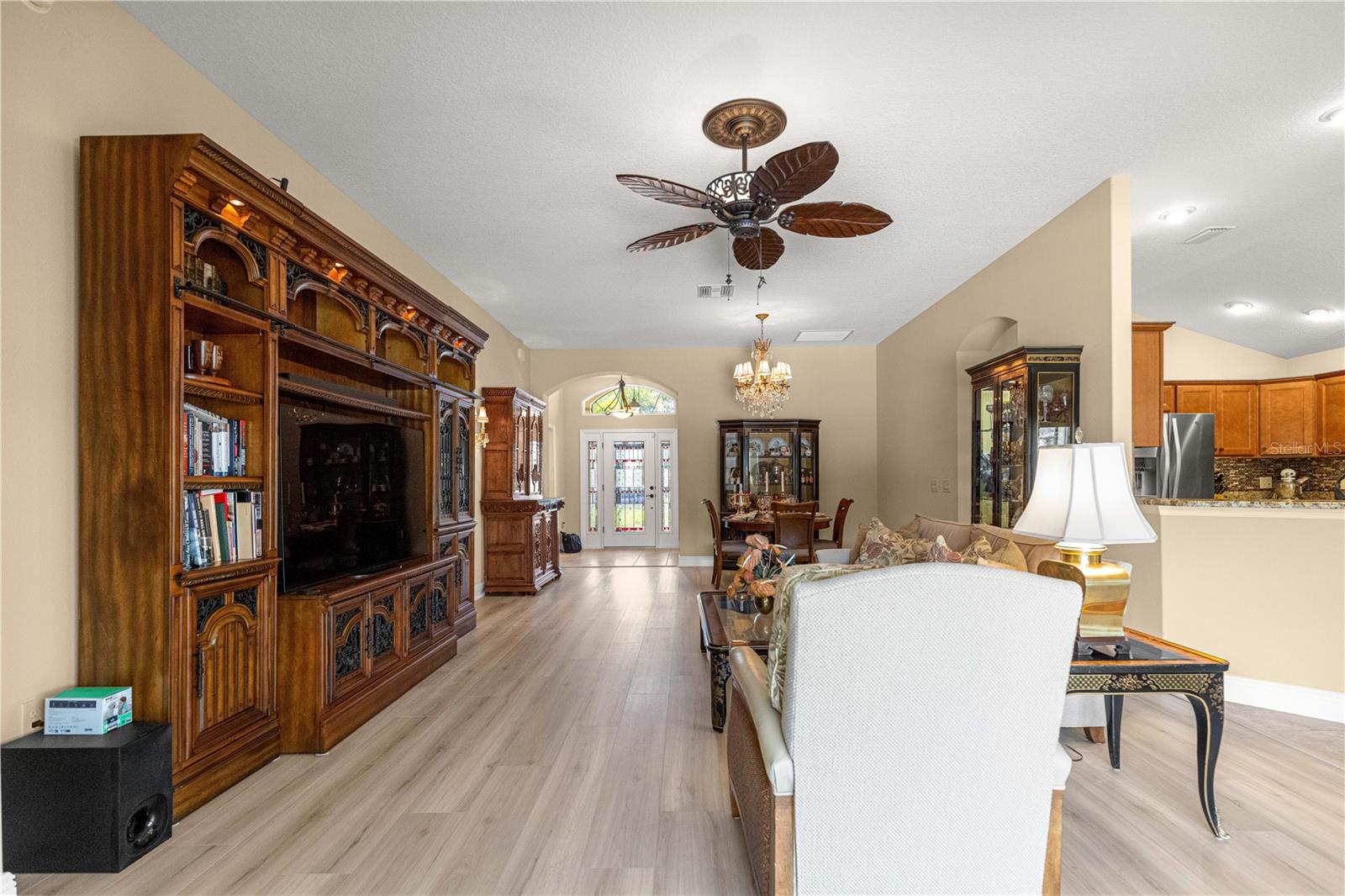 Image 17 of 91 For 4239 Deskin Lane