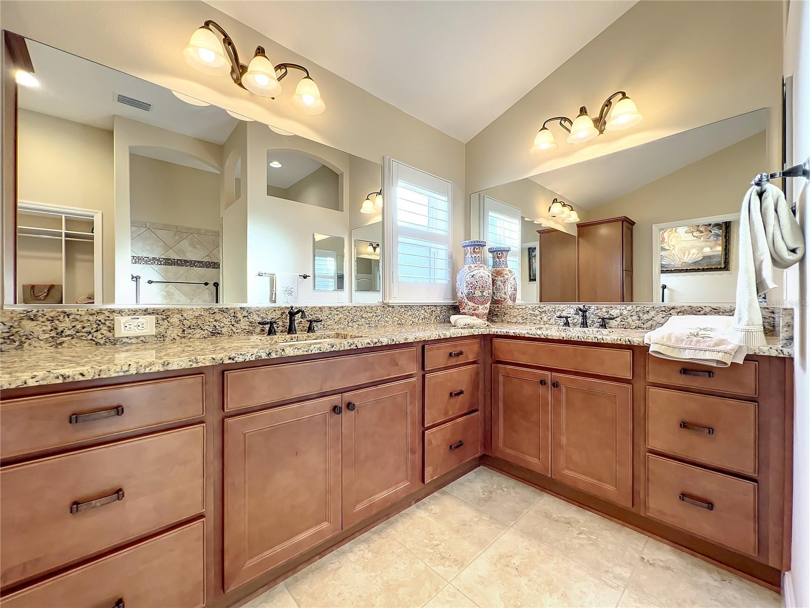 Image 54 of 91 For 4239 Deskin Lane