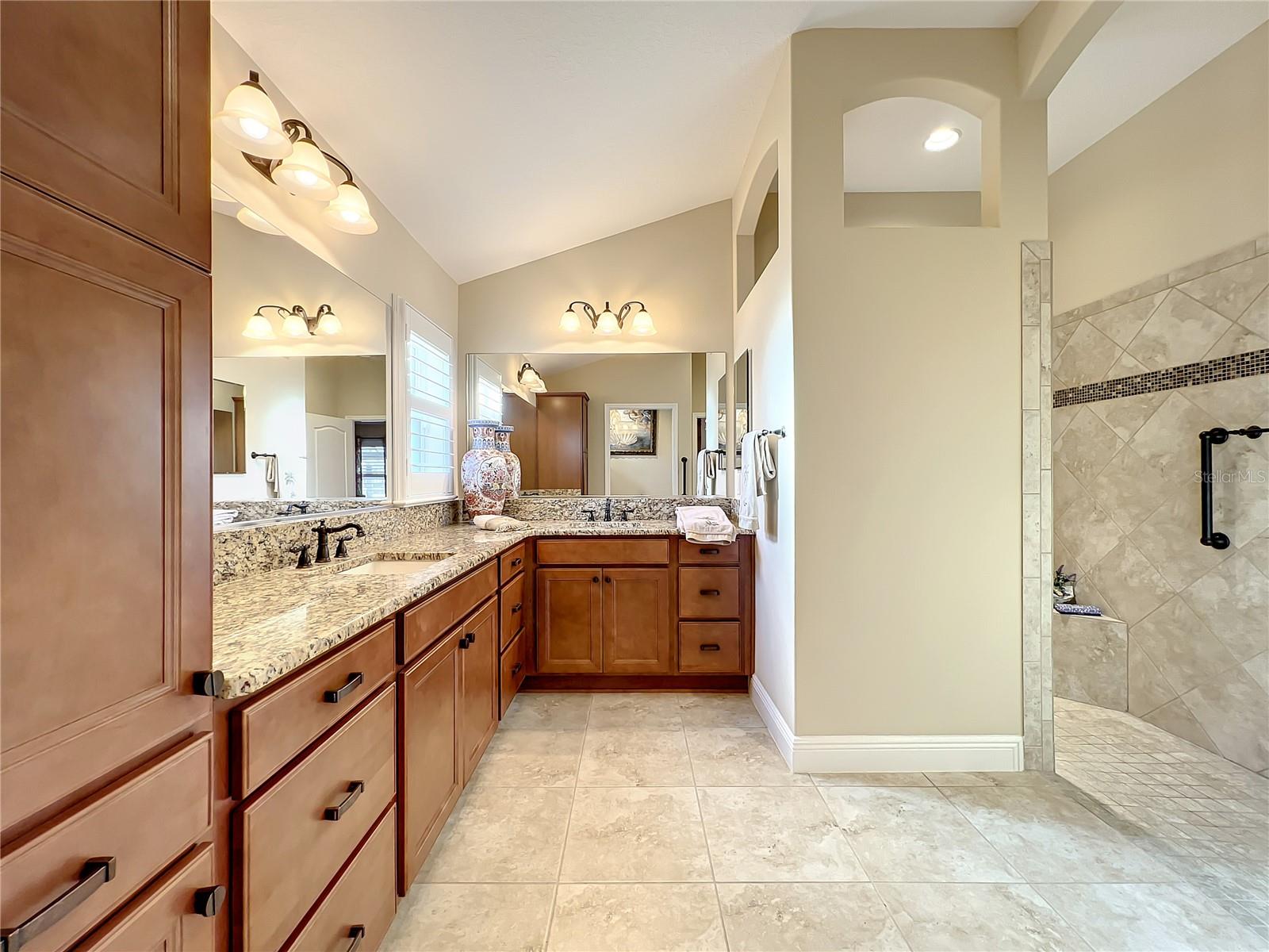 Image 55 of 91 For 4239 Deskin Lane