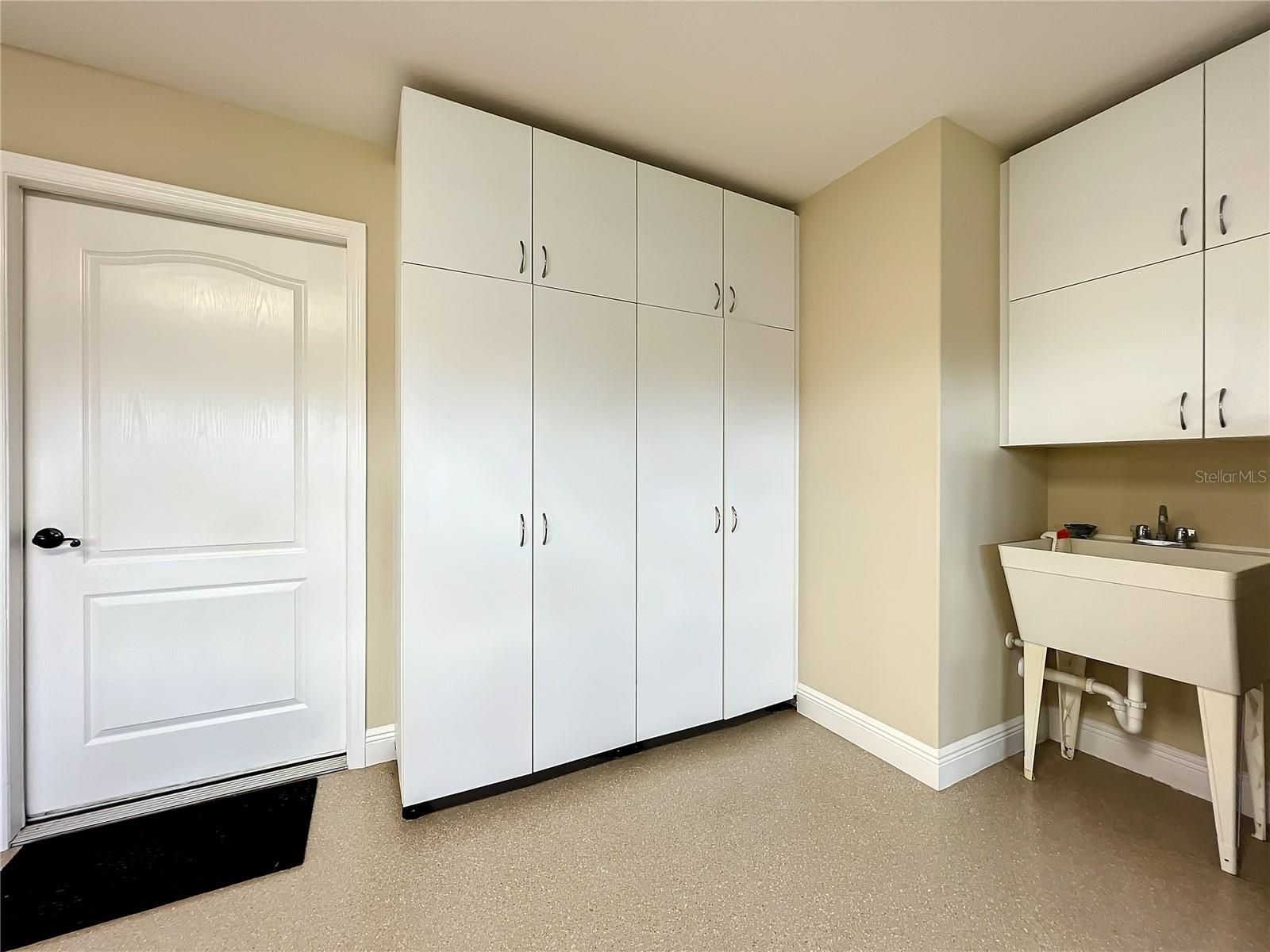 Image 73 of 91 For 4239 Deskin Lane