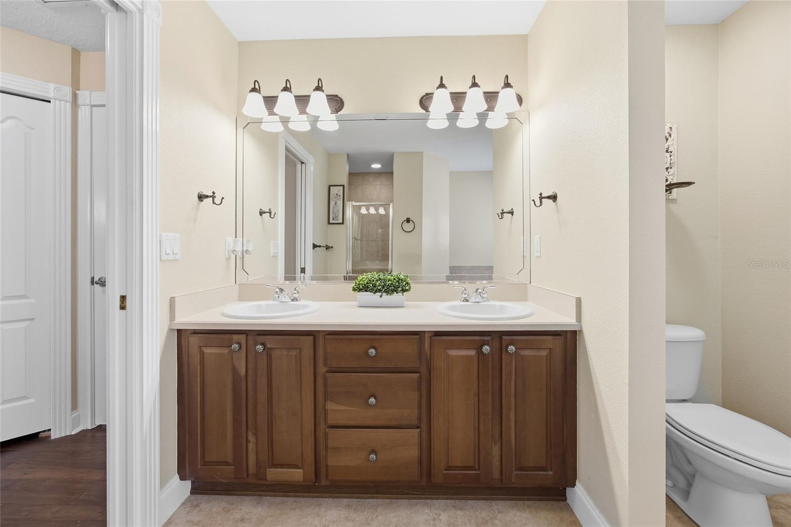 Image 13 of 33 For 6440 50th Terrace