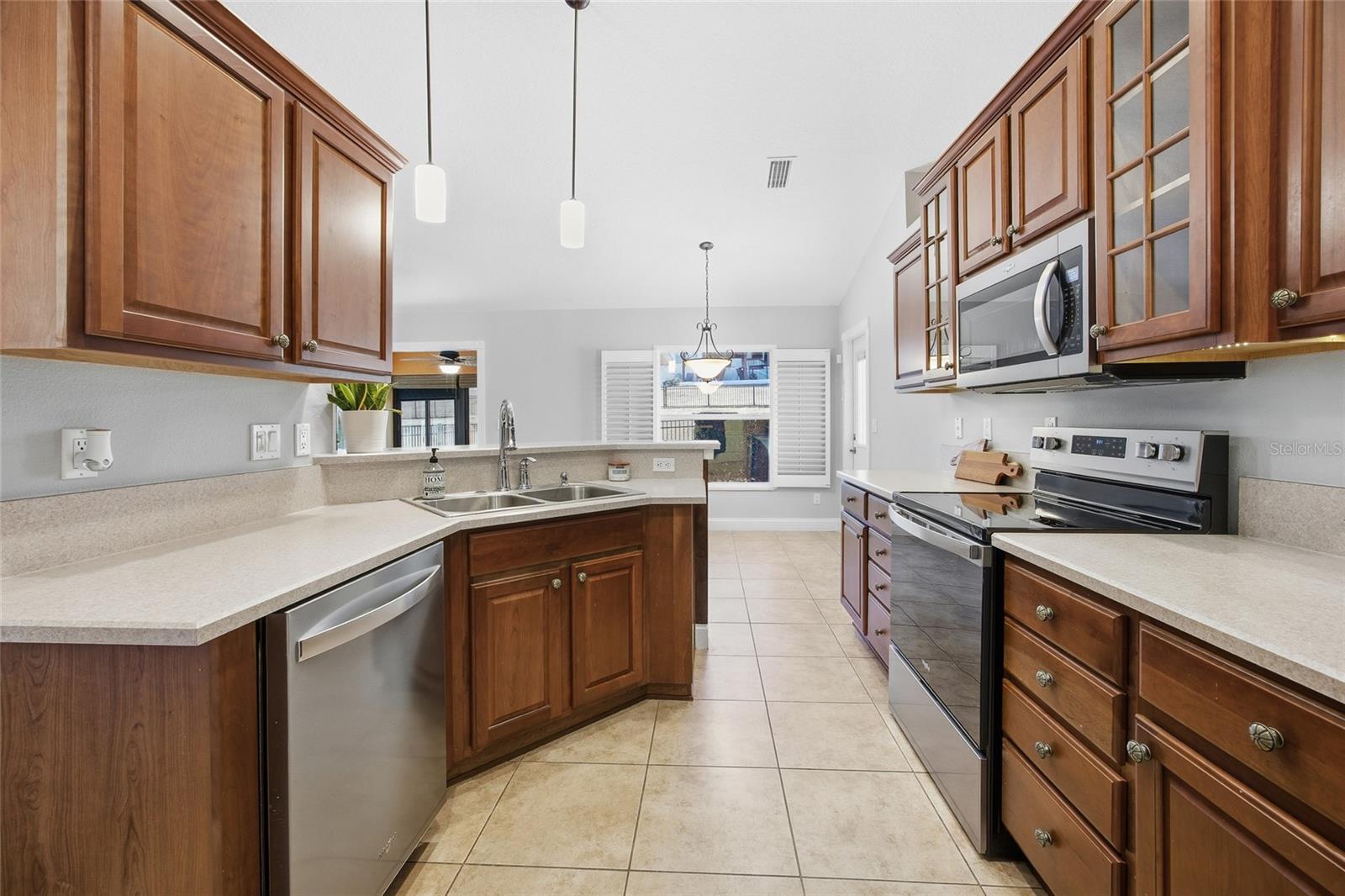 Image 18 of 33 For 6440 50th Terrace