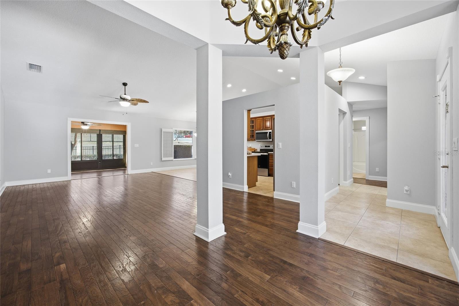 Image 6 of 33 For 6440 50th Terrace