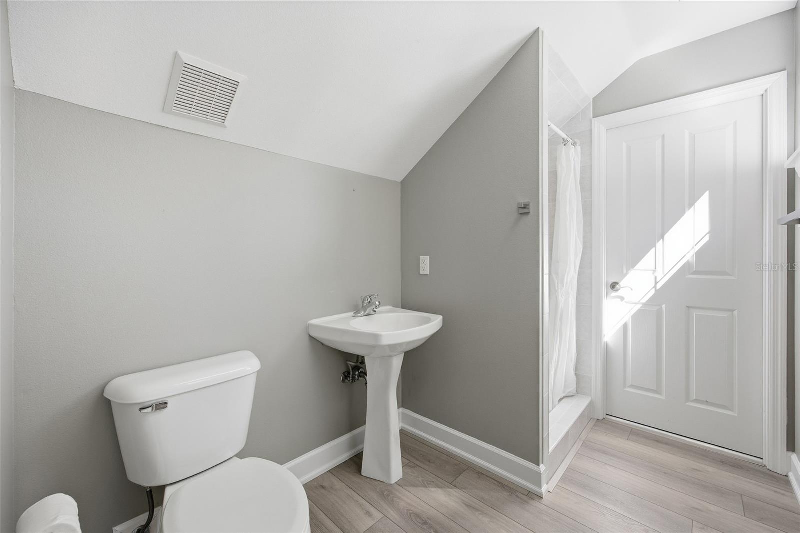 Image 39 of 57 For 1709 34th Lane