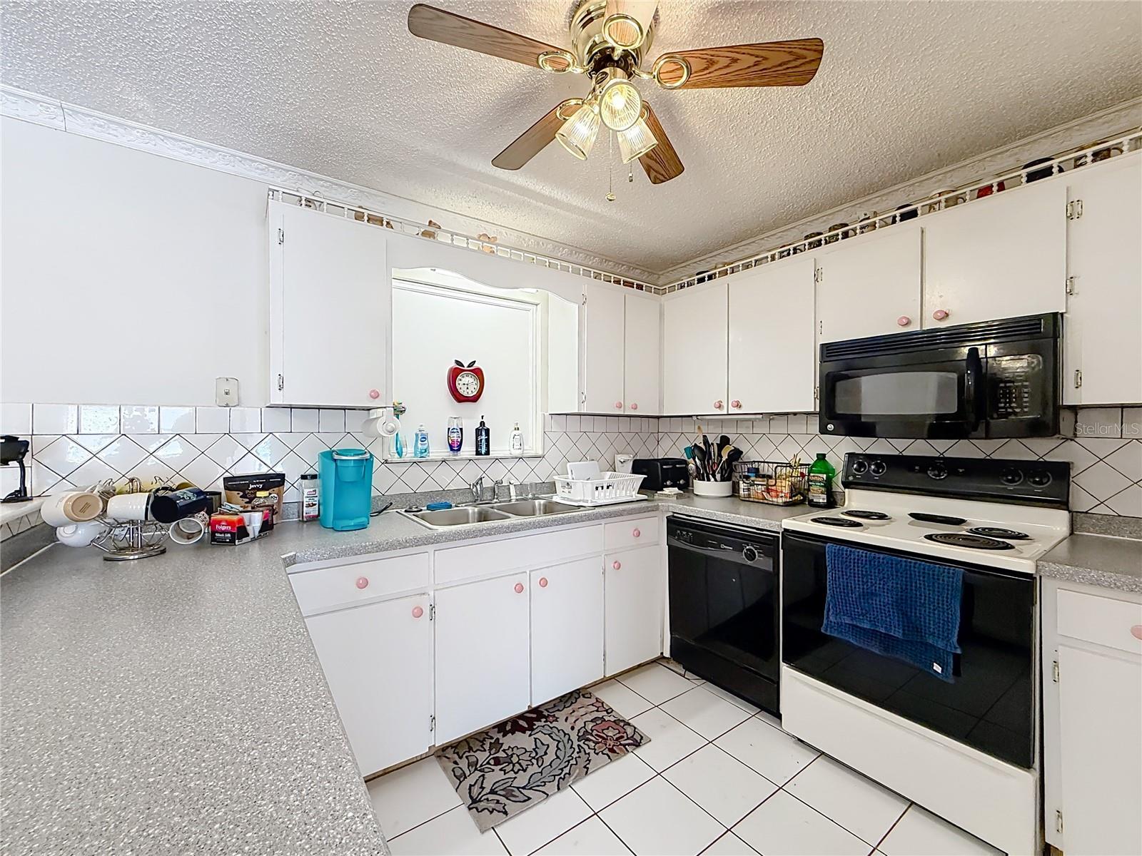 Image 11 of 50 For 50 Spring Loop