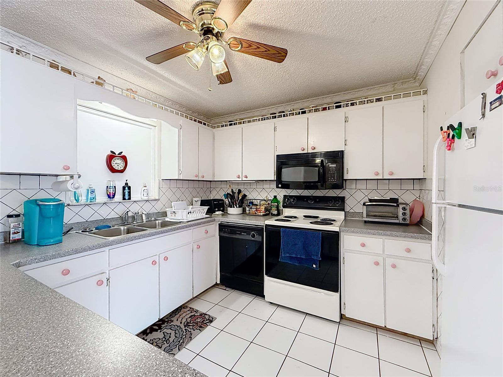 Image 12 of 50 For 50 Spring Loop