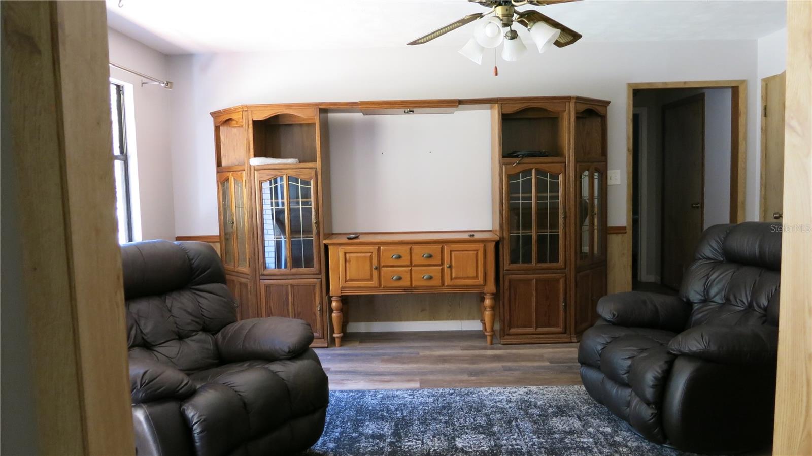 Image 11 of 53 For 3988 Bay Avenue