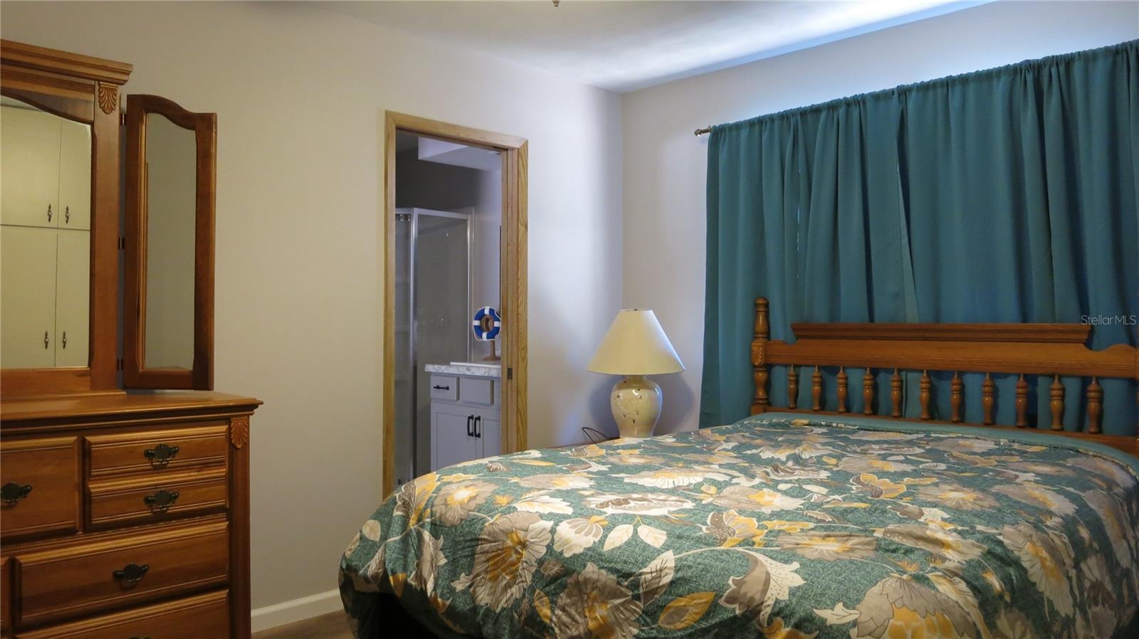 Image 14 of 53 For 3988 Bay Avenue