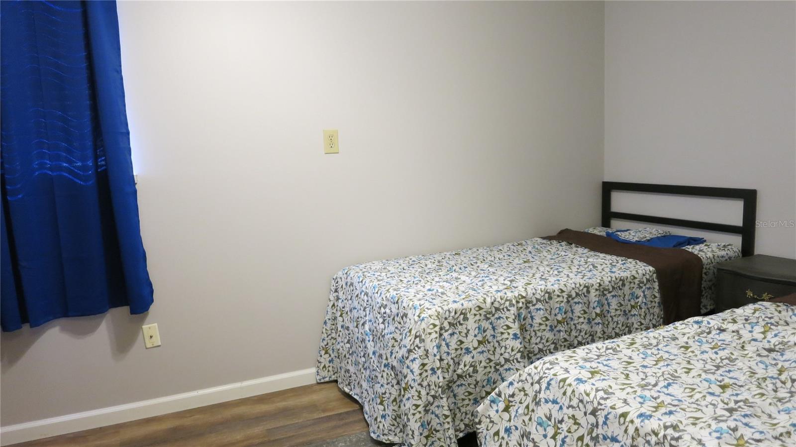 Image 17 of 53 For 3988 Bay Avenue