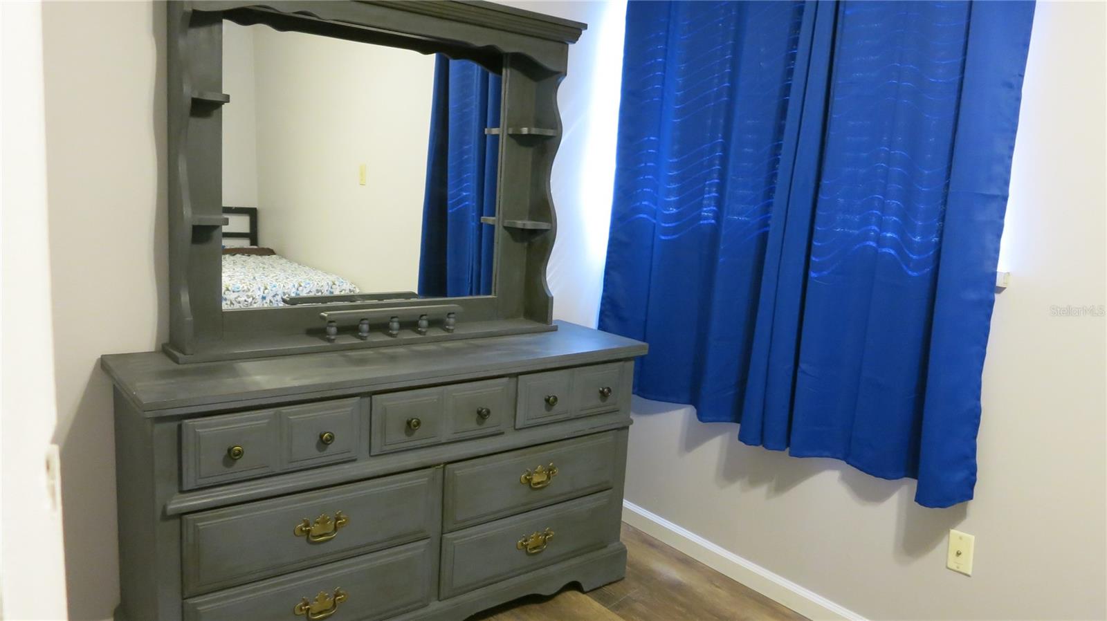 Image 18 of 53 For 3988 Bay Avenue