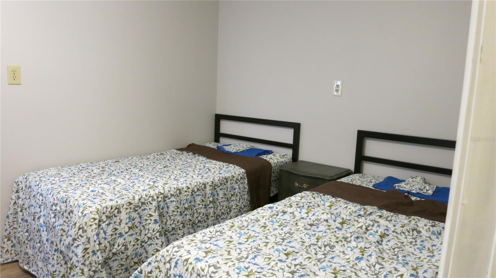 Image 19 of 53 For 3988 Bay Avenue