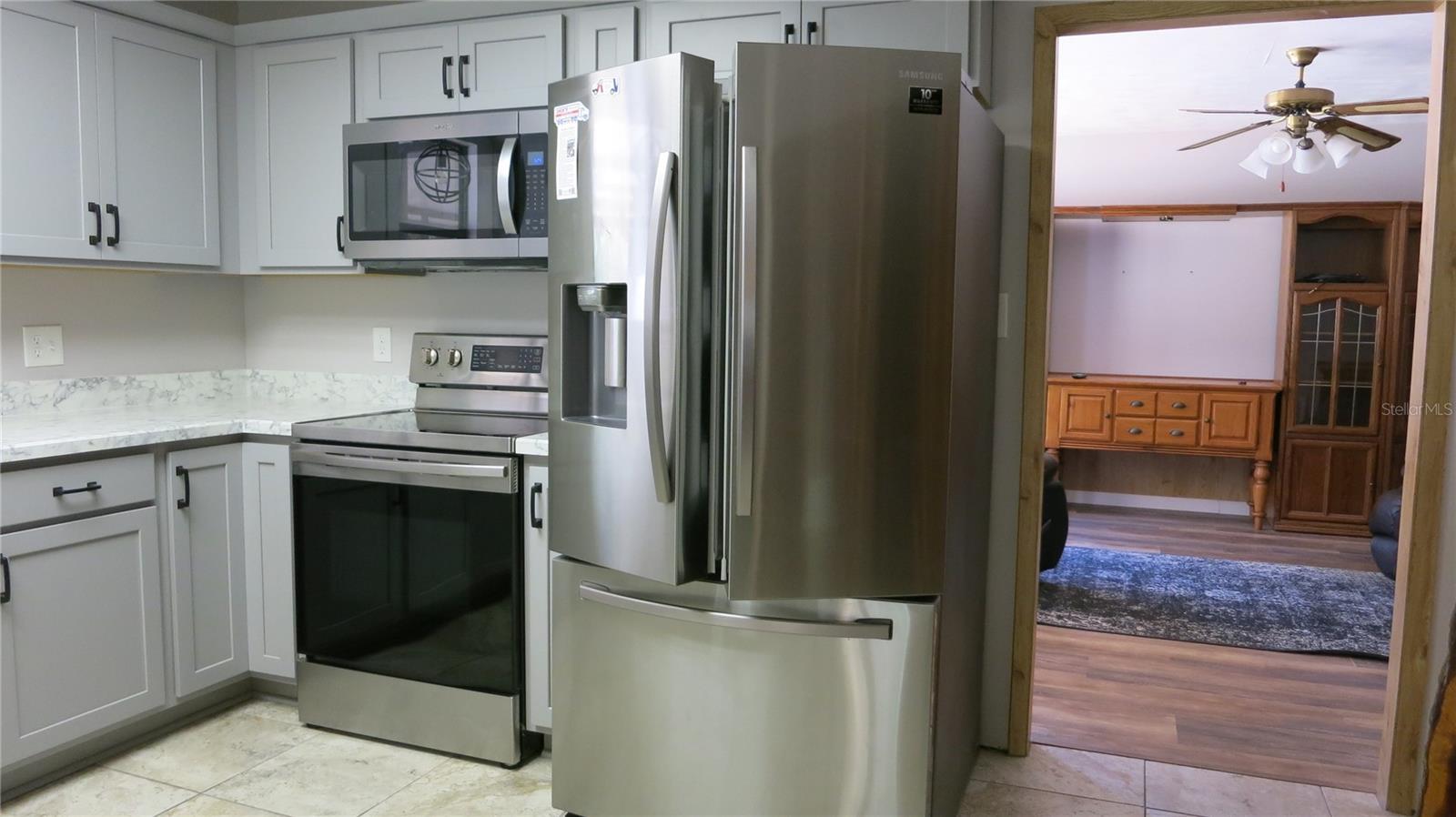 Image 4 of 53 For 3988 Bay Avenue