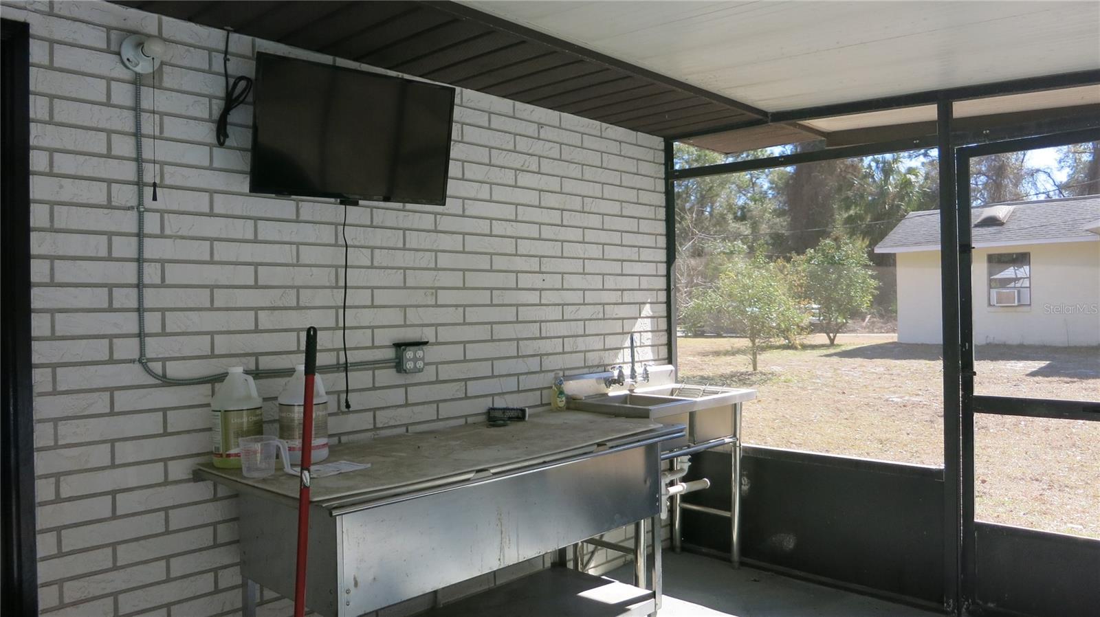 Image 45 of 53 For 3988 Bay Avenue