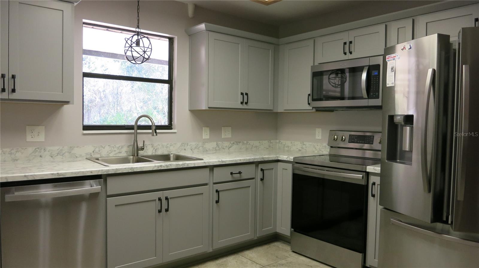 Image 7 of 53 For 3988 Bay Avenue