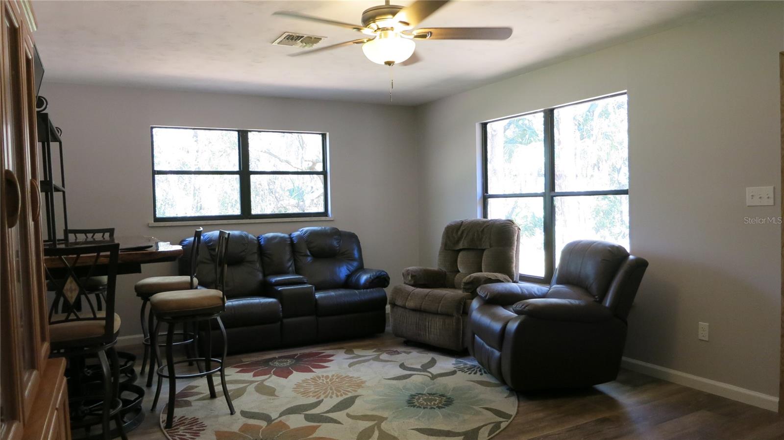 Image 9 of 53 For 3988 Bay Avenue