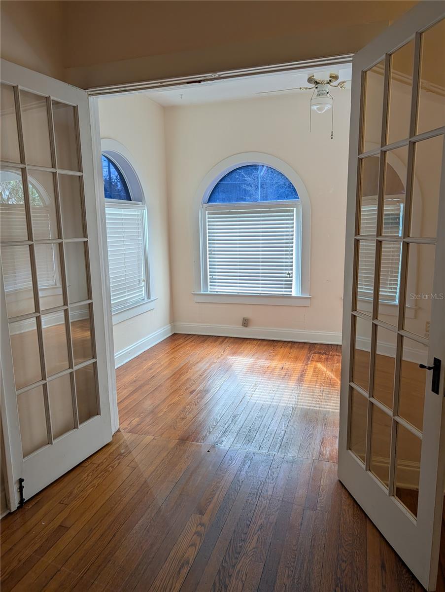 Image 10 of 34 For 1427 Fort King Street