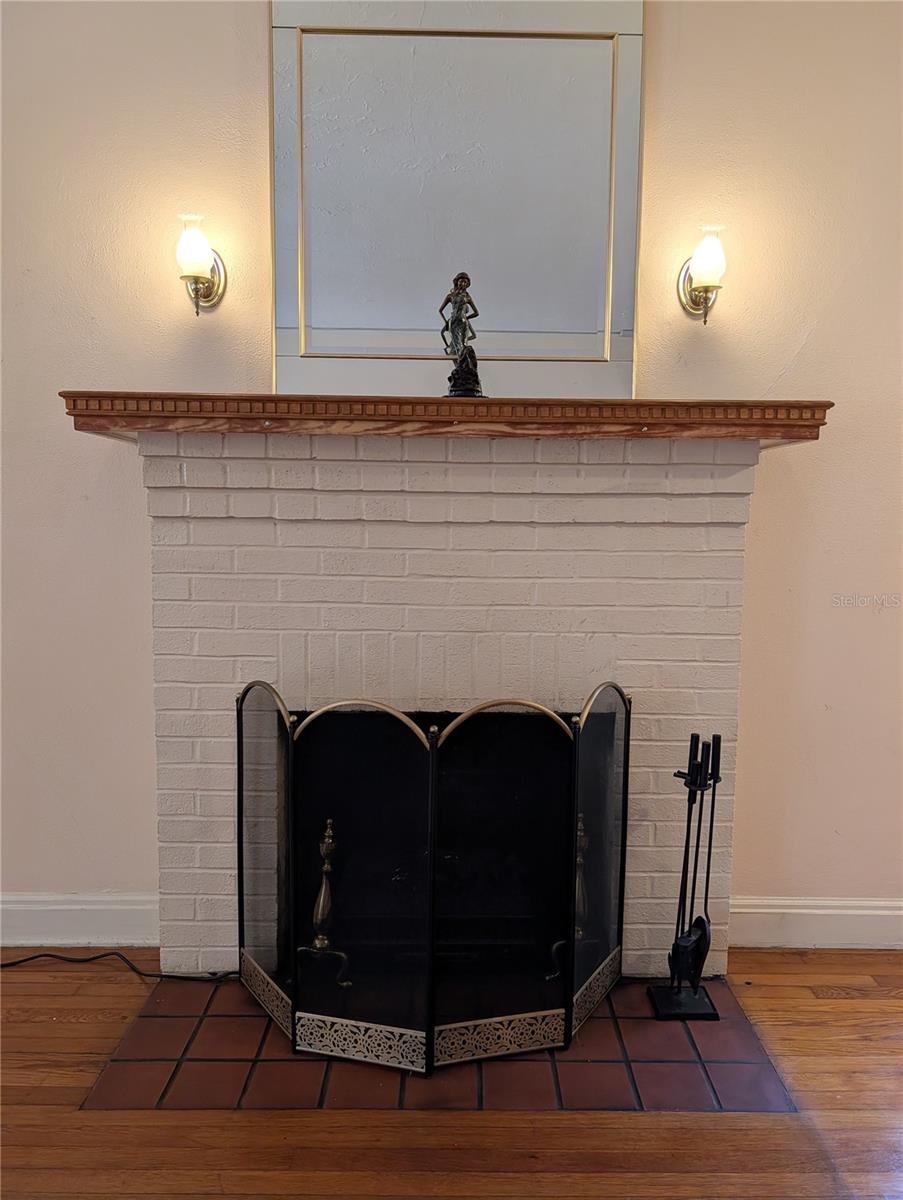 Image 11 of 34 For 1427 Fort King Street