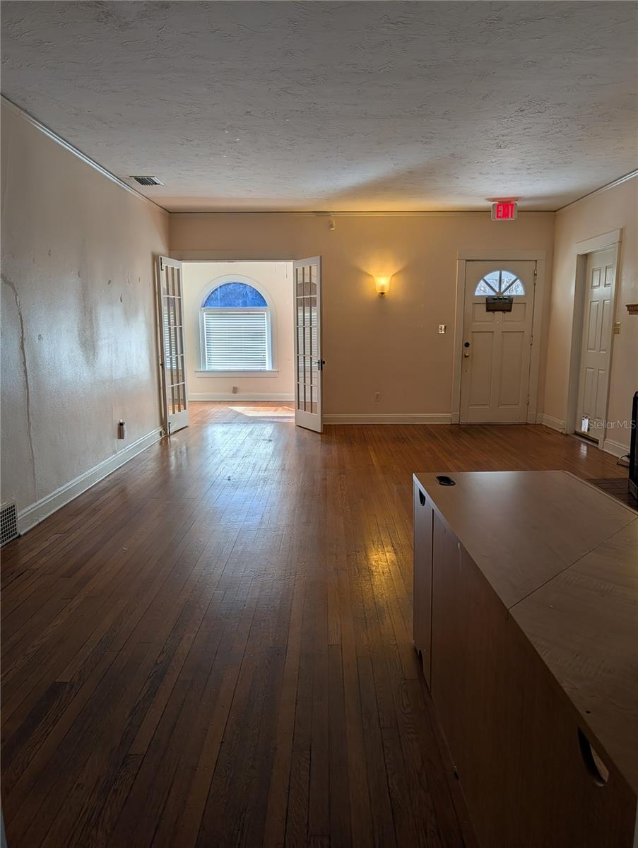 Image 13 of 34 For 1427 Fort King Street